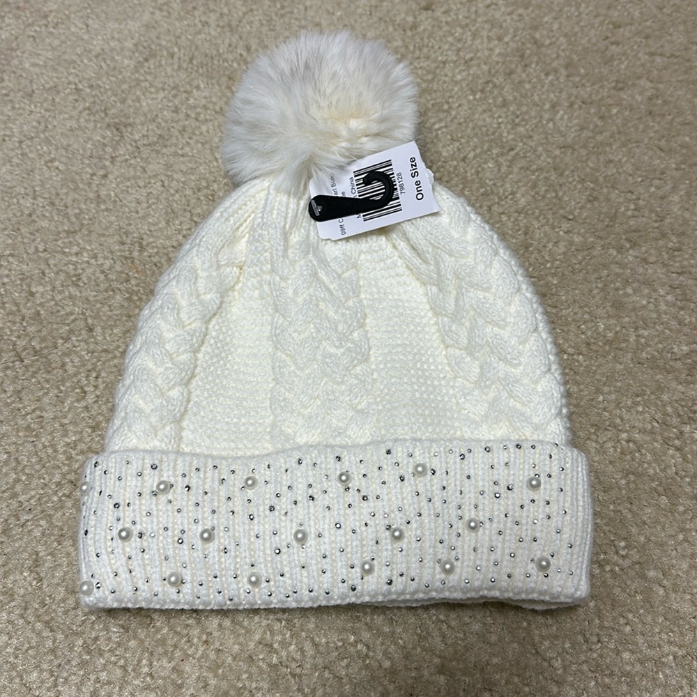 Cream color beanie with pearl detail (adult size)